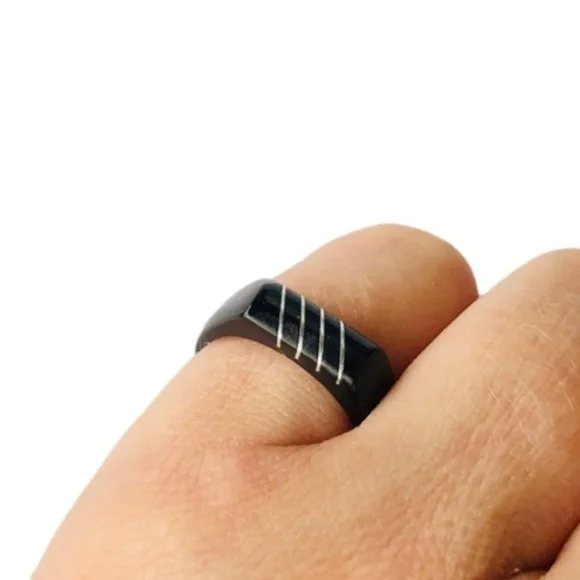 Eco-Friendly Silver Tone Striped Black Wooden Ring Sz 5 - Picture 3 of 5